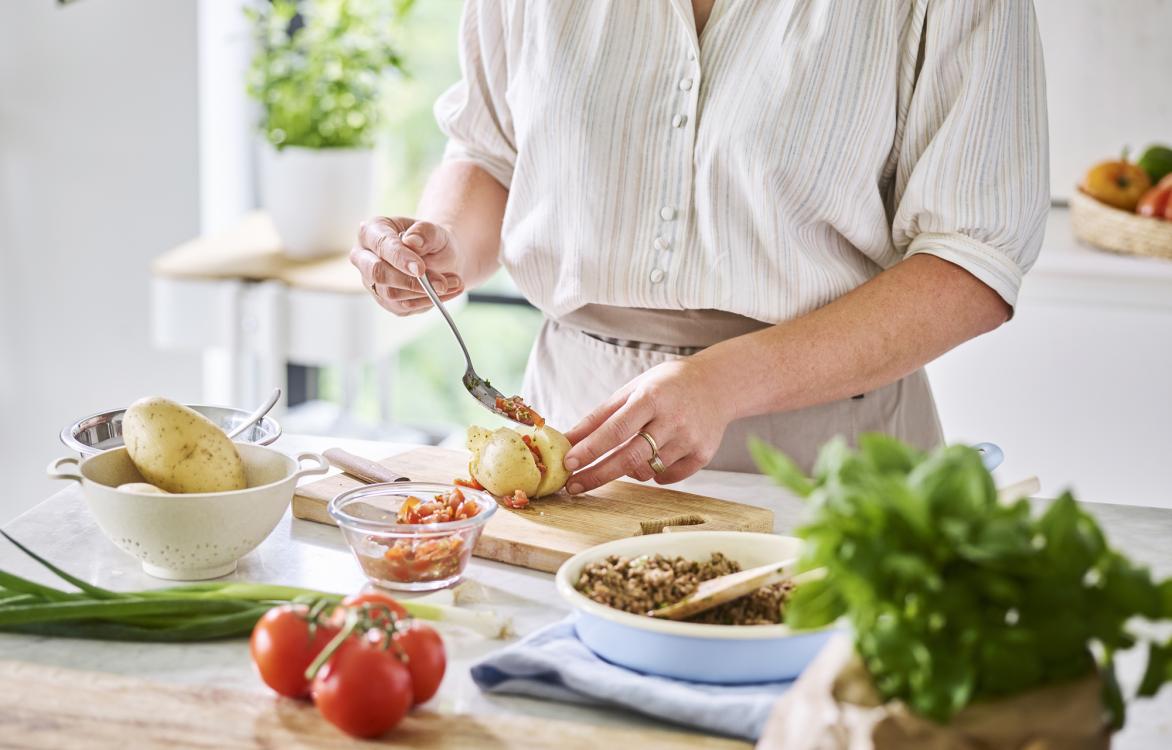 eten klaarmaken aardappel